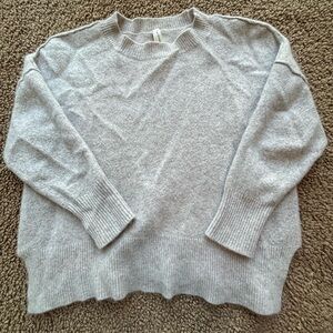 Aritzia The Group Babaton 100% Cashmere Sweater size 2